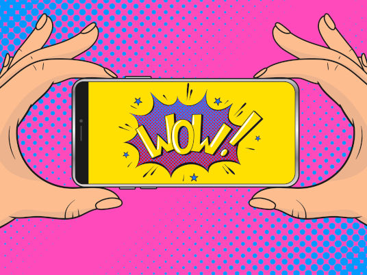 Popart Smartphone mit 'WOW!' auf dem Bildschirm