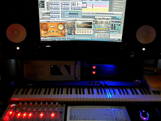 Studio Master Table